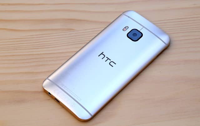 HTC prépare un smartphone pour démocratiser l’accès à Bitcoin (BTC) !
