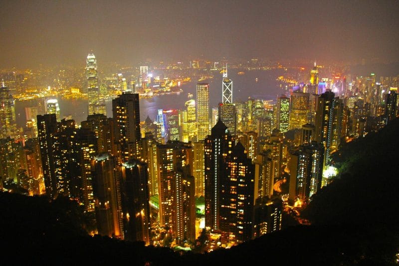 Hong Kong: de nouvelles règles concernant l'investissement de fonds dans les crypto