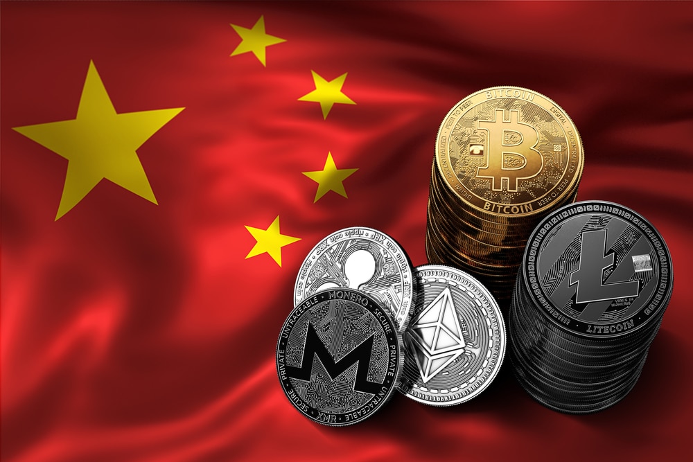 Plusieurs coins crypto sur le drapeau de la Chine