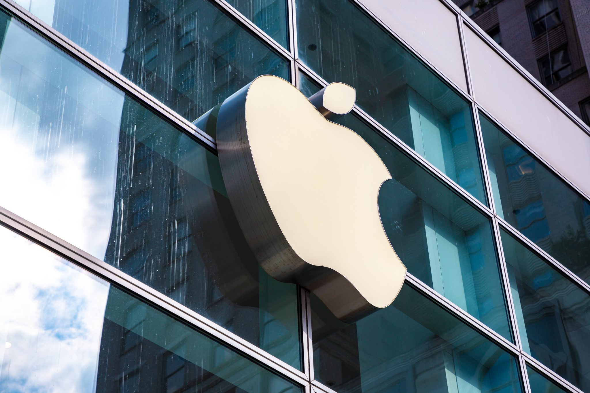 L'enseigne d'Apple pour illustrer la relation entre Apple et la Crypto