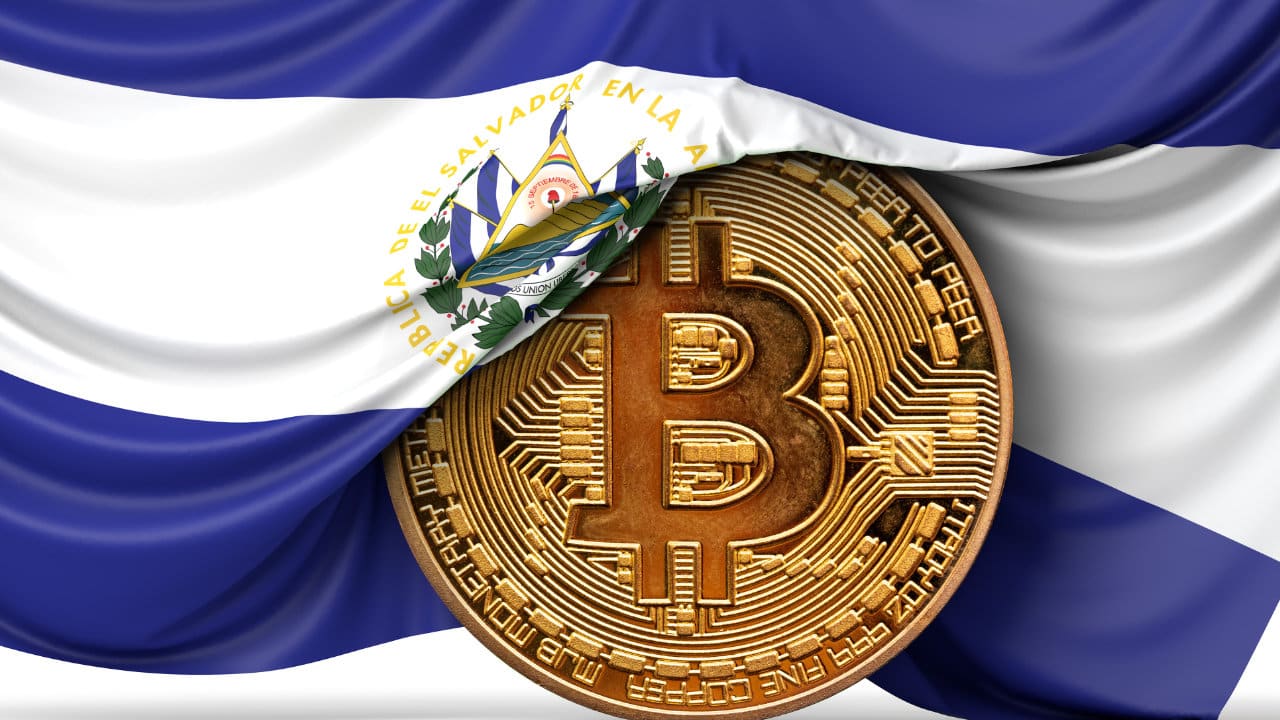 El Salvador buys 100 Bitcoin (BTC). Peter Schiff criticises Nayib Bukele
