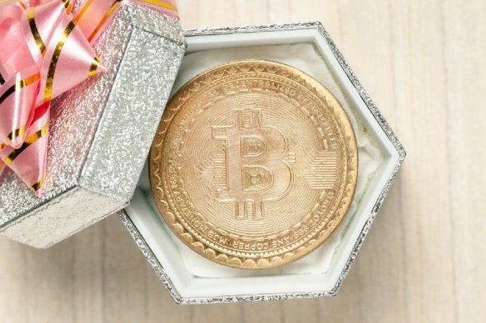 Bitcoin (BTC), Ethereum (ETH) et autres cryptomonnaies : Des cadeaux originaux pour les fêtes de fin d’année ?