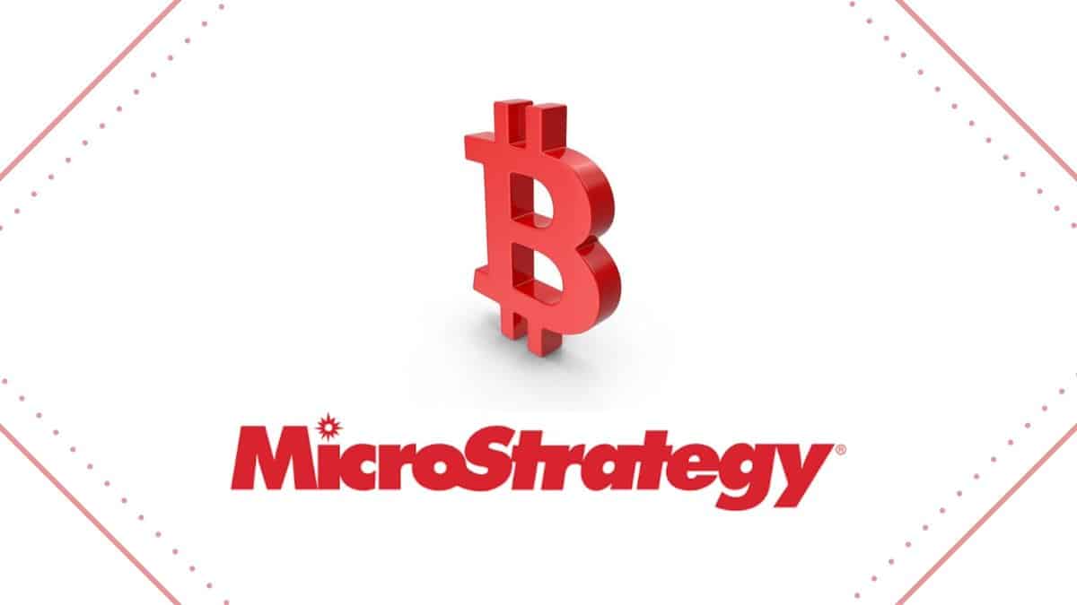 Акции MicroStrategy (MSTR) упали на 18 %