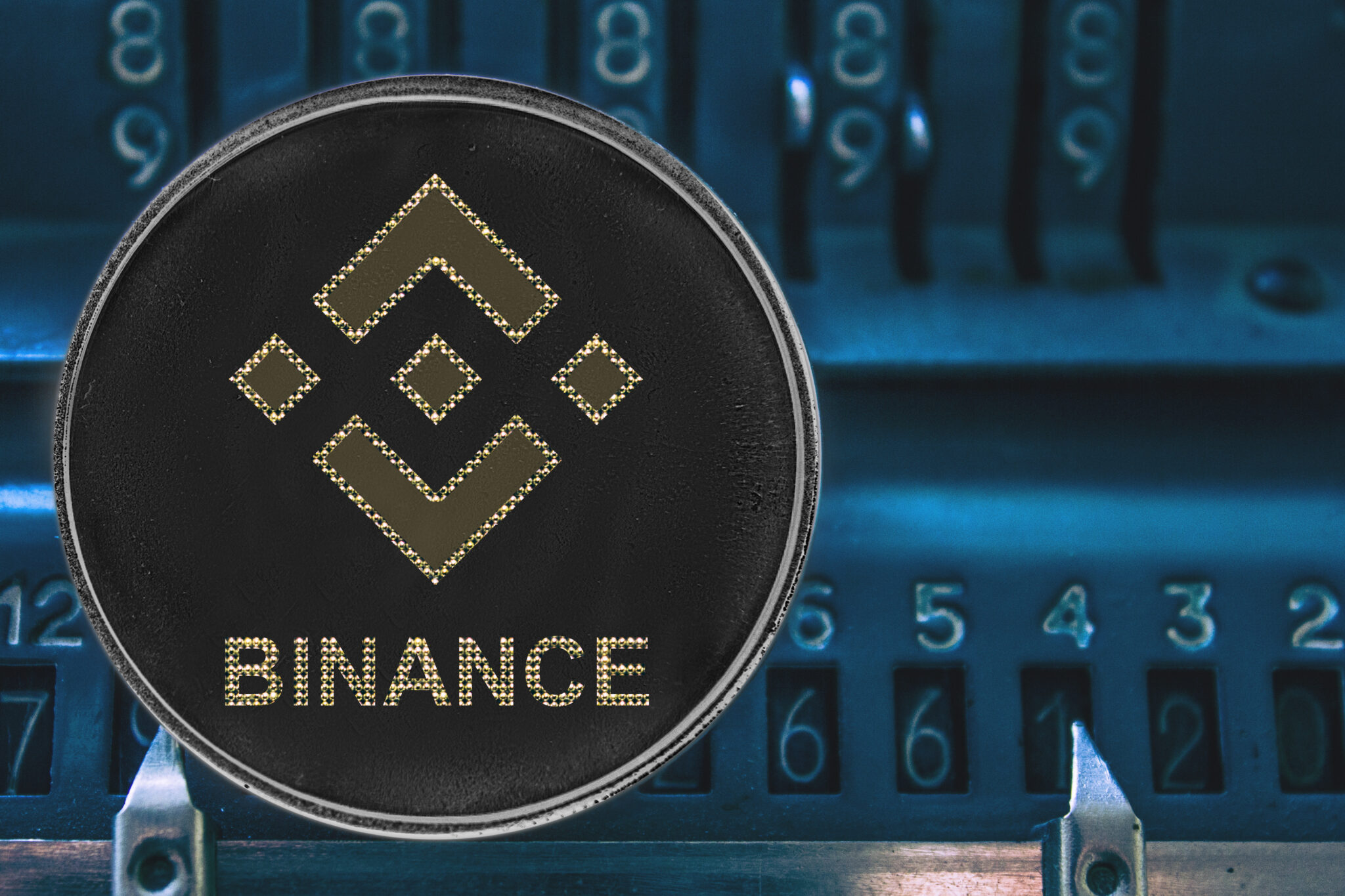 Binance, DAO, Uniswap