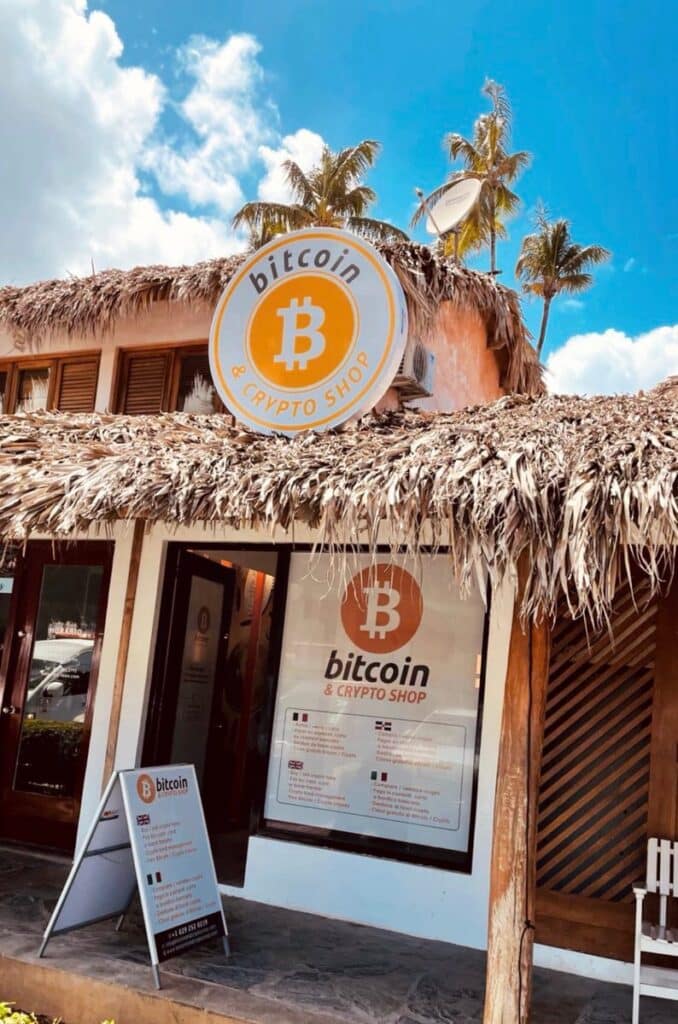 Un bitcoin shop est maintenant disponible en République Dominicaine. Bonne nouvelle pour les sympathisants de la crypto qui auront certainement un lieu où ils pourront se retrouver et utiliser librement leurs jetons. 