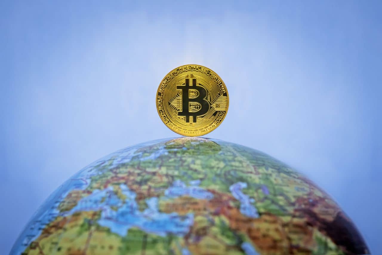Un bitcoin se trouvant sur la Terre