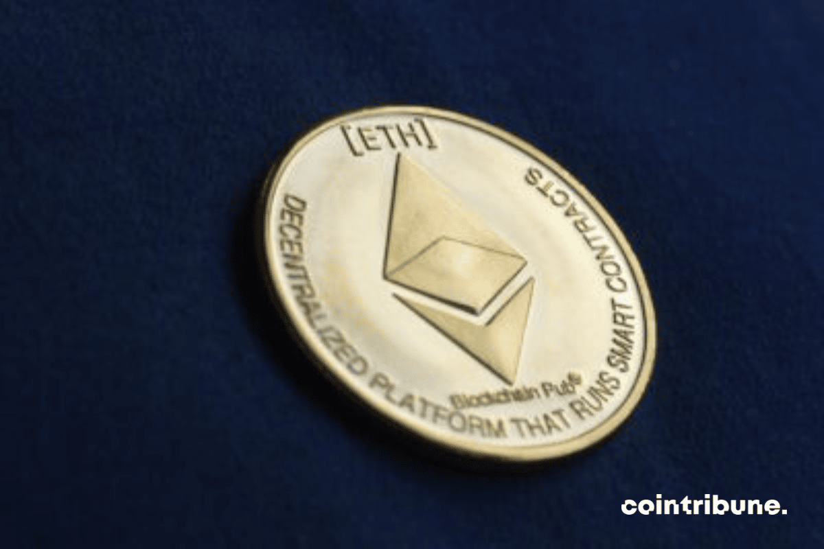 Token ETH sur un fond bleu foncé.