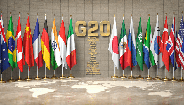 Les drapeaux des pays du G20.