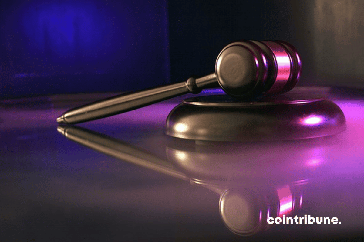Un maillet pour illustrer une décision de justice EMAX Crypto
