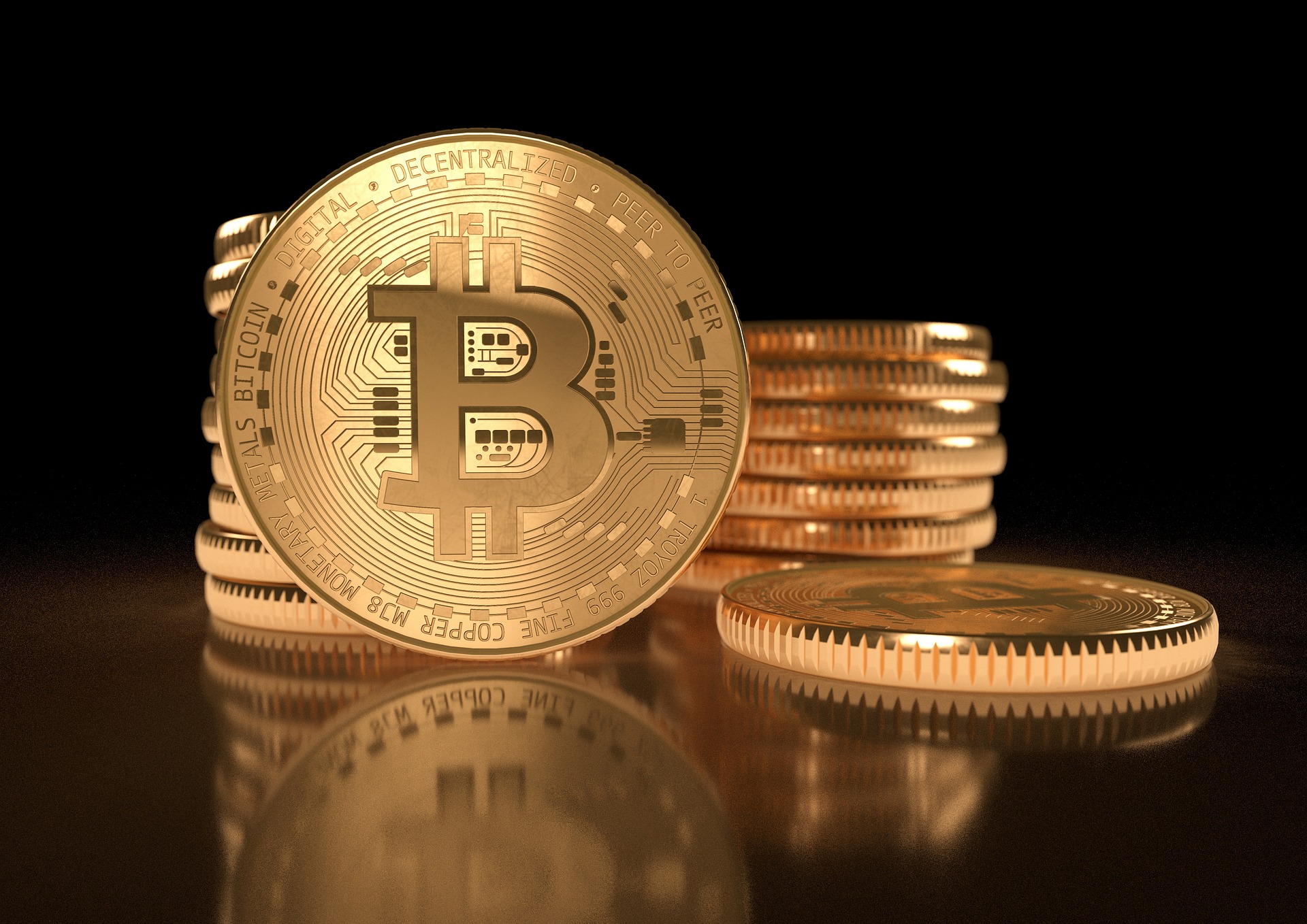 Des piles de pièces représentant le bitcoin