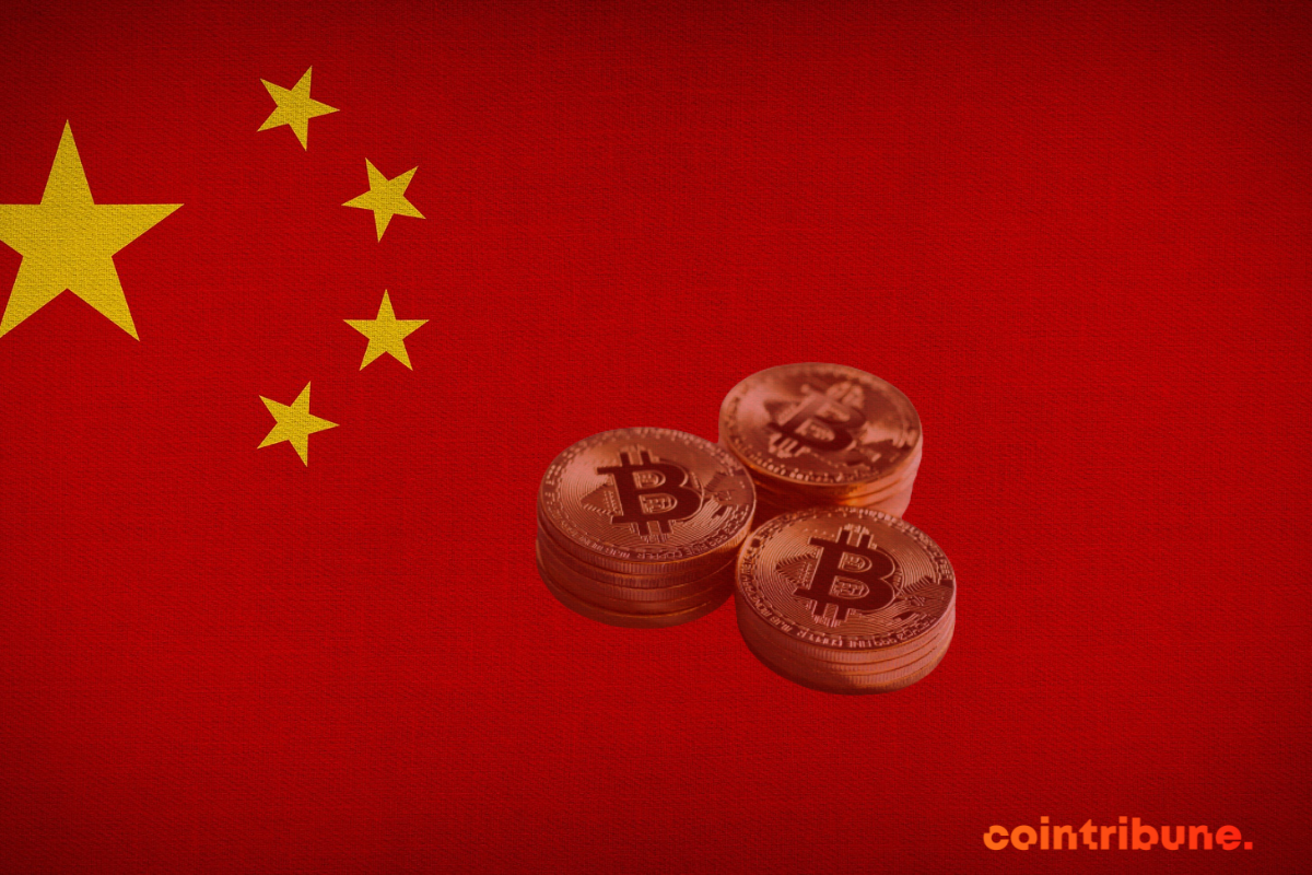 Le drapeau de la Chine avec des piles de pièces de bitcoin