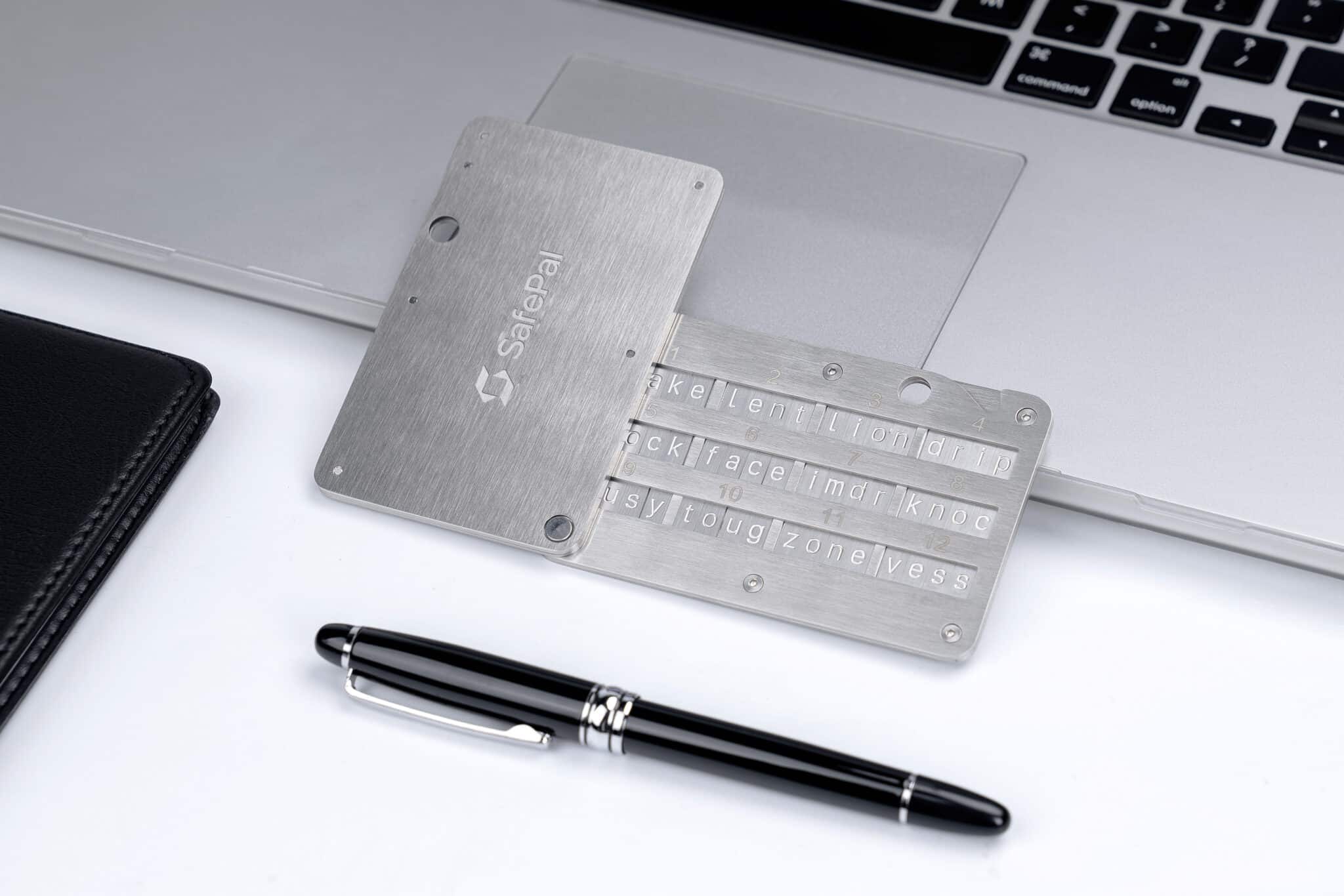 Metal wallet SafePal