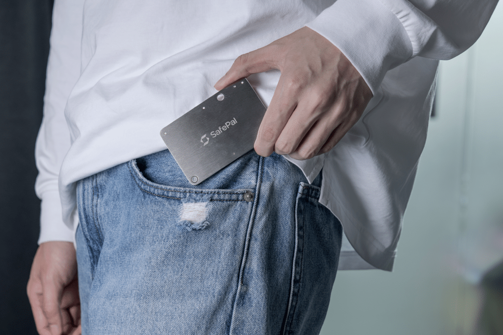 Metal wallet Safepal