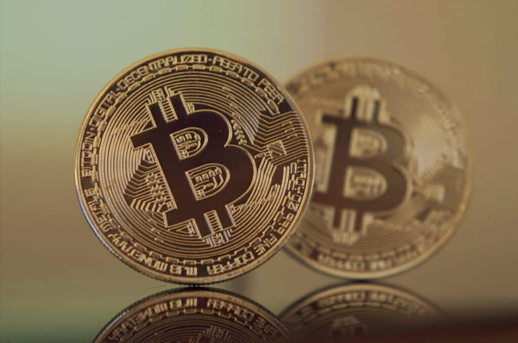 2 pièces de bitcoin