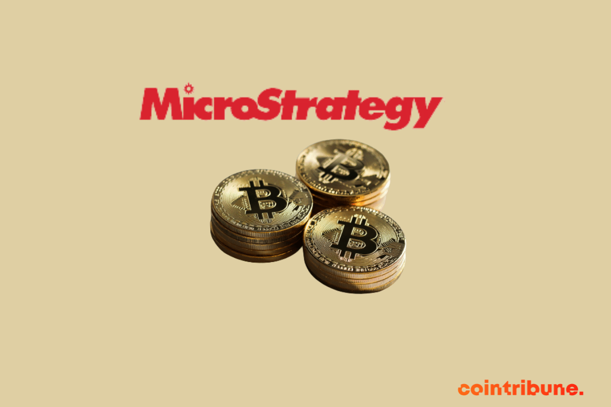 Le logo de microstrategy et des piles de pièces de bitcoin