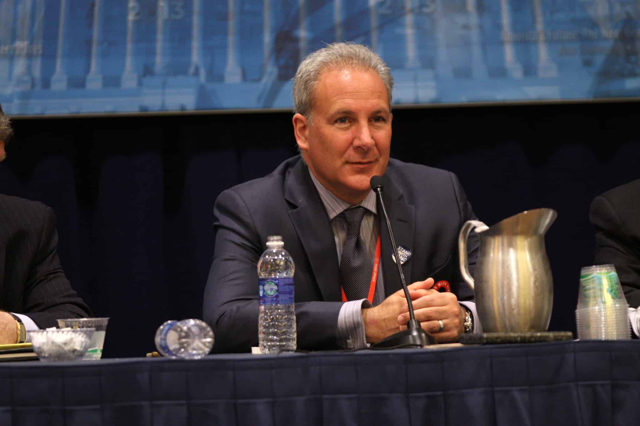 Quand le critique crypto Peter Schiff devient promoteur d'un shitcoin