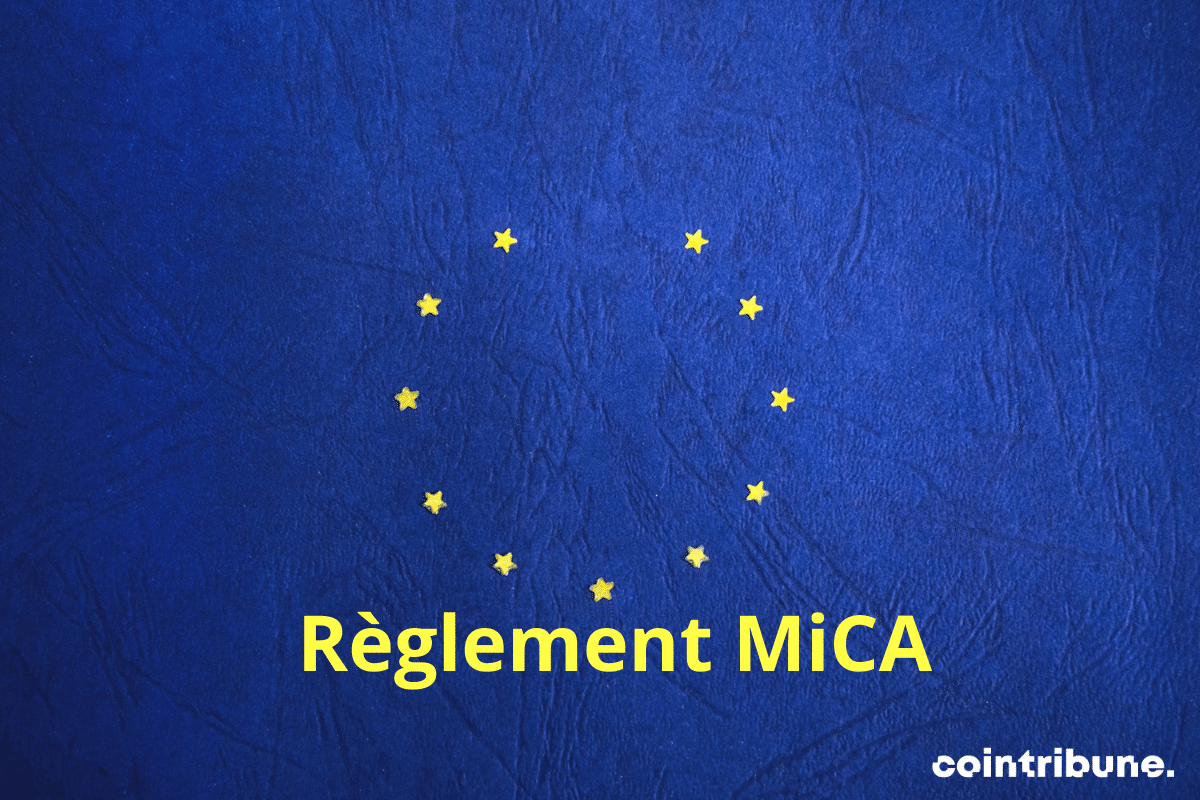 Le drapeau de l'UE avec la mention "Règlement MiCA"