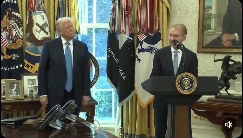 Inauguration ceremony of Paul Atkins, the new SEC chairman, in the presence of Donald Trump.