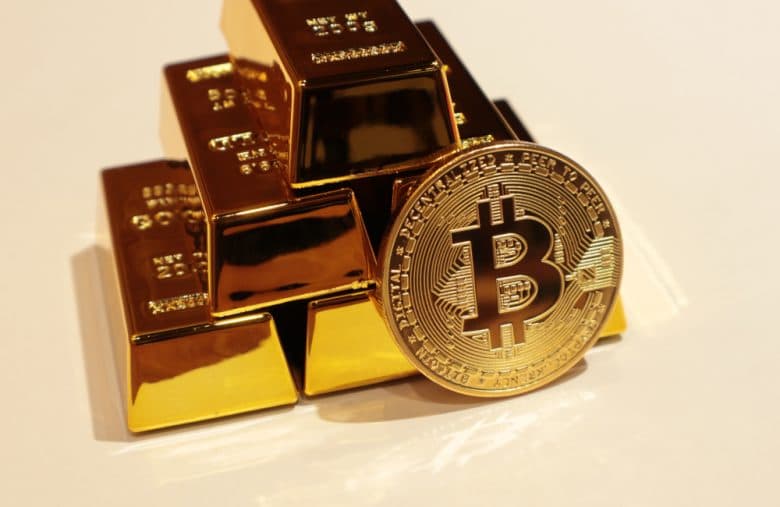 Le Bitcoin et souvent désigné comme le digne héritier de l'or, en tant que réserve de valeur