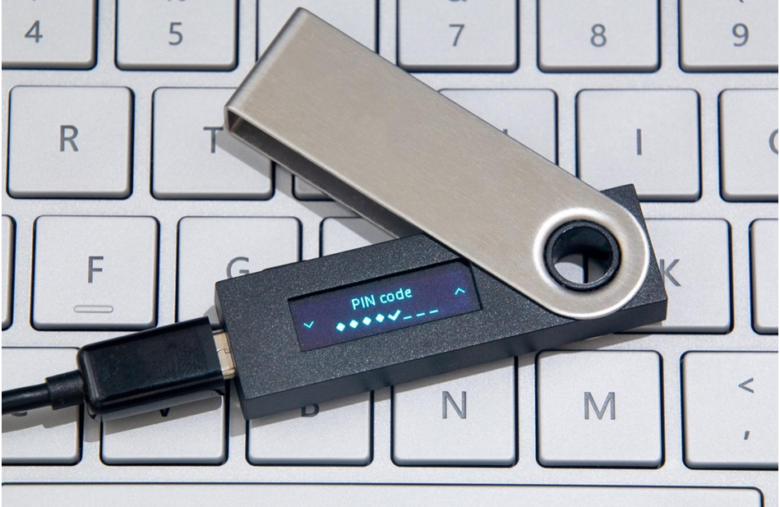 L'hardware wallet Ledger Nano S, idéal pour stocker des Cardano (ADA)