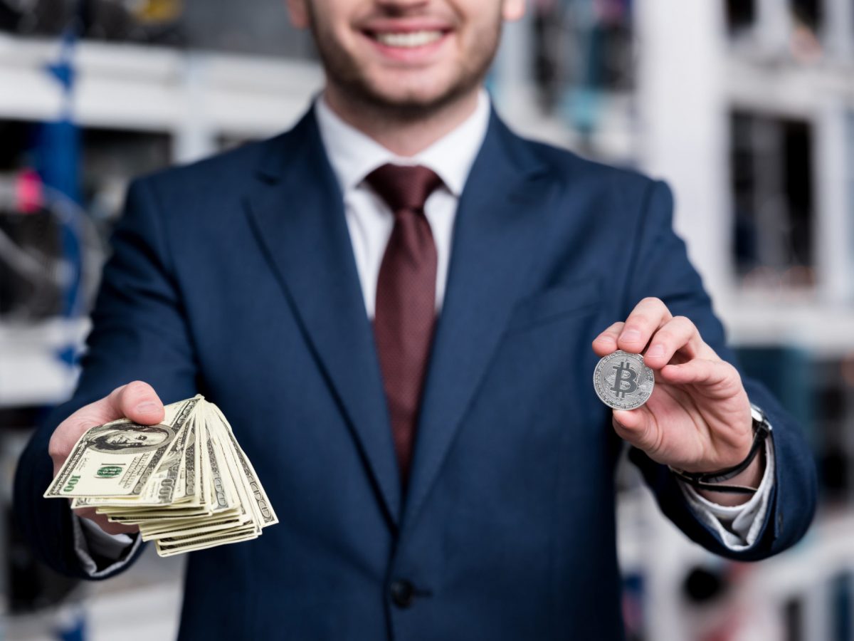 în interiorul omului bitcoin